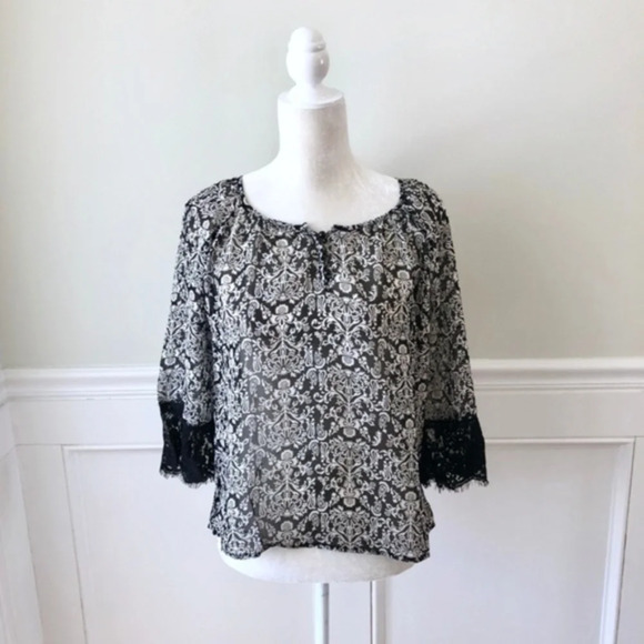 Crescent Stitch Fix Printed Lace Blouse SP Petite - Picture 1 of 6